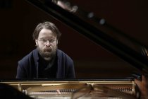 Russische Pianist Daniil Trifonov gastiert mit Werken von Alexander Skrjabin, Ludwig van Beethoven, Alexander Borodin und Sergej Prokofjew in der Philharmonie Köln (&copy; Thomas Brill)