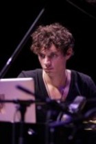 Luxemburgischer Pianist Francesco Tristano gastiert mit seinem Programm "Bach, Buxtehude, Tristano" in der Philharmonie Köln (© Thomas Brill)