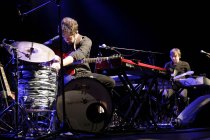 Musik-Theater Produktion der australischen Mulit-Instrumentalisten v.r.: Daniel Holdsworth und Aidan Roberts "Tubular Bells For Two" gastiert im E-Werk Köln (© Thomas Brill)
