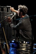 Musik-Theater Produktion der australischen Mulit-Instrumentalisten v.r.: Daniel Holdsworth und Aidan Roberts "Tubular Bells For Two" gastiert im E-Werk Köln (© Thomas Brill)