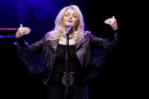 Britische Pop- und Rocksängerin Bonnie Tyler gastierte auf ihrer "40 Years It's A Heartache"-Tour in der Lanxess-Arena Köln (© Thomas Brill)