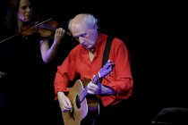 Niederländischer Sänger Herman van Veen präsentiert sein neues Album "Fallen oder Springen" in der Philharmonie Köln (© Thomas Brill)