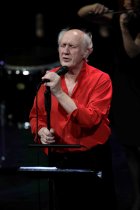 Niederländischer Sänger Herman van Veen präsentiert sein neues Album "Fallen oder Springen" in der Philharmonie Köln (© Thomas Brill)