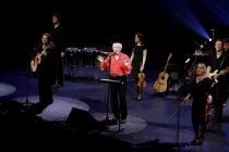 Niederländischer Sänger Herman van Veen präsentiert sein neues Album "Fallen oder Springen" in der Philharmonie Köln (© Thomas Brill)