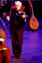 Niederländischer Sänger Herman van Veen gastiert mit seinem Programm "Mit dem Wissen von Jetzt" in der Kölner Philharmonie (&copy; Thomas Brill)