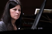 Amerikanische Pianistin Ana-Maria Vera gastiert in Begleitung der spanischen Violinistin Leticia Moreno in der Kölner Philharmonie (© Thomas Brill)
