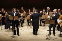 Deutsche Tenor Klaus Florian Vogt gastiert in Begleitung des Stuttgarter Kammerorchester unter der Leitung des deutschen Dirigenten Matthias Foremny in der Philharmonie Köln (© Thomas Brill)