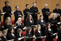 Französische Dirigent François-Xavier Roth leitet das Gürzenich-Orchester Köln in der Kölner Philharmonie (© Thomas Brill)