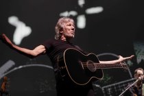 Britischer Musiker und Ex-Pink Floyd-Sänger Roger Waters gastiert mit Werken von Pink Floyd auf seiner "Us and Them"-Tour in der Lanxess Arena Köln (© Thomas Brill)