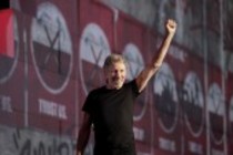 Britischer Musiker und Ex-Pink Floyd-Sänger Roger Waters gastiert mit Werken von Pink Floyd auf seiner "The Wall Live!"-Tour in der Esprit-Arena Düsseldorf (© Thomas Brill)