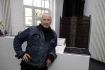 Deutsche Regisseur Gregor Weber inszeniert den "Room Service XX", die Theatrale Erlebnisräume vom 21. bis zum 24. November 2019 im Kunsthaus Rhenania e. V. Köln (© Thomas Brill)