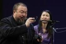 Deutsche Schriftstellerin Herta Müller trifft den chinesischen Desidenten Ai Weiwei bei der lit.COLOGNE 2010 im Schauspielhaus Köln (© Thomas Brill)
