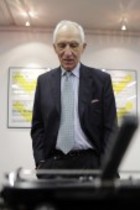 Deutscher Schriftsteller Dieter Wellershoff wird zu seinem 85. Geburtstag mit der Ausstellung Die Wahrnehmung des Lebens vertiefen  vom 10. November 2010 bis 15. Januar 2011 in der Zentralbibliothek der Stadt Köln geehrt (© Thomas Brill)