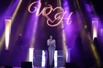 The Whitney Houston Show mit Sängerin Belinda Davids gastiert auf ihrer "The Greatest Love of All"-Tour im Theater am Tanzbrunnen Köln (© Thomas Brill)