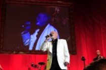 Britische Sänger Roger Whittaker gastiert auf seiner "Danke für so viele Jahre mit Euch"-Abschiedstournee in der Lanxess-Arena Köln (&copy; Thomas Brill)