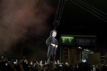 Britischer Rock-Star Robbie Williams gastiert auf seiner "Take The Crown"-Tour in der Arena auf Schalke in Gelsenkirchen (© Thomas Brill)