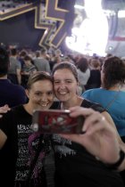Britischer Rock-Star Robbie Williams gastiert auf seiner "The Heavy Entertainment Show"-Tour in der ESPRIT-Arena Düsseldorf (&copy; Thomas Brill)