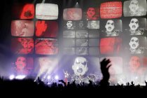 Britischer Rock-Star Robbie Williams gastiert auf seiner "Britpop"-Tour in der Merkur Spiel-Arena Düsseldorf (&copy; Thomas Brill)