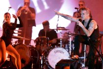 Britischer Rock-Star Robbie Williams gastiert auf seiner "XXV"-Tour Open Air auf der Bonner Hofgartenwiese (&copy; Thomas Brill)