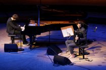 Der deutsche Jazzpianist Michael Wollny und der französische Jazzakkordeon-Musiker Vincent Peirani gastieren in der Philharmonie Köln (© Thomas Brill)