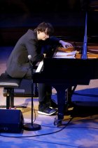 Der deutsche Jazzpianist Michael Wollny und der französische Jazzakkordeon-Musiker Vincent Peirani gastieren in der Philharmonie Köln (© Thomas Brill)