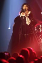 Deutsch-ghanaische Soulsängerin Jennifer Yaa Akoto Kieck alias "Y’akoto" gastiert auf ihrer "The Witch"-Tour in der Kulturkirche Köln (© Thomas Brill)