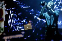 Schweizer Elektropop-Duo Yello gastiert auf seiner "Live 2017!"-Tour in der Lanxess-Arena Köln (© Thomas Brill)