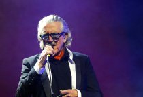Schweizer Elektropop-Duo Yello gastiert auf seiner "Live 2017!"-Tour in der Lanxess-Arena Köln (© Thomas Brill)