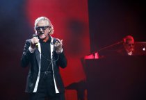 Schweizer Elektropop-Duo Yello gastiert auf seiner "Live 2017!"-Tour in der Lanxess-Arena Köln (© Thomas Brill)