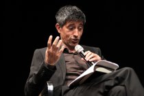 Luxemburgischer Wissenschaftsjournalist Ranga Yogeshwar und Frank Schirrmacher fragen unter dem Motto "Das Spiel des Lebens" nach unserer Zukunft zwischen „Ego“ und Nachhaltigkeit im Rahmen der ersten phil.COLOGNE im Klaus-von-Bismarck-Saal, Köln (© Thomas Brill)