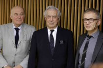Peruanische Schriftsteller Mario Vargas Llosa stellt seinen neuen Roman "Die Enthüllung" im Rahmen der lit.COLOGNE SPEZIAL im Klaus-von-Bismarck-Saal des WDR Funkhaus Köln vor (© Thomas Brill)