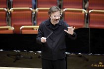 Deutsche Dirigent André de Ridder leitet die Junge Deutsche Philharmonie in der Kölner Philharmonie (&copy; Thomas Brill)