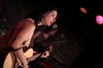 Amerikanische Singer-Songwriterin Sharon van Etten gastiert auf ihrer "Tramp”-Tour im Studio 672 des Stadtgarten Köln (© Thomas Brill)